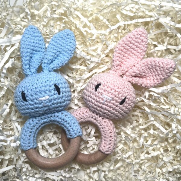 Ropotuljica zajcek modra in roza_1000x1000 Ropotuljica zajček